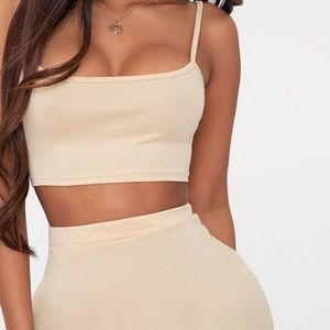PrettyLittleThing crop top 😍